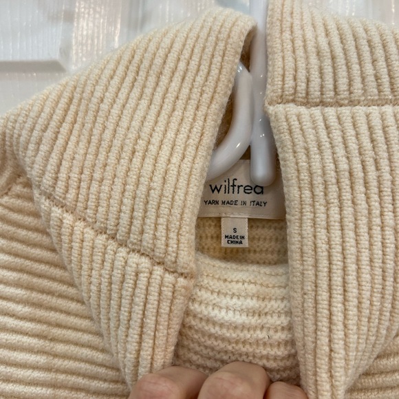 Aritzia Ribbed Tank - Picture 7 of 7